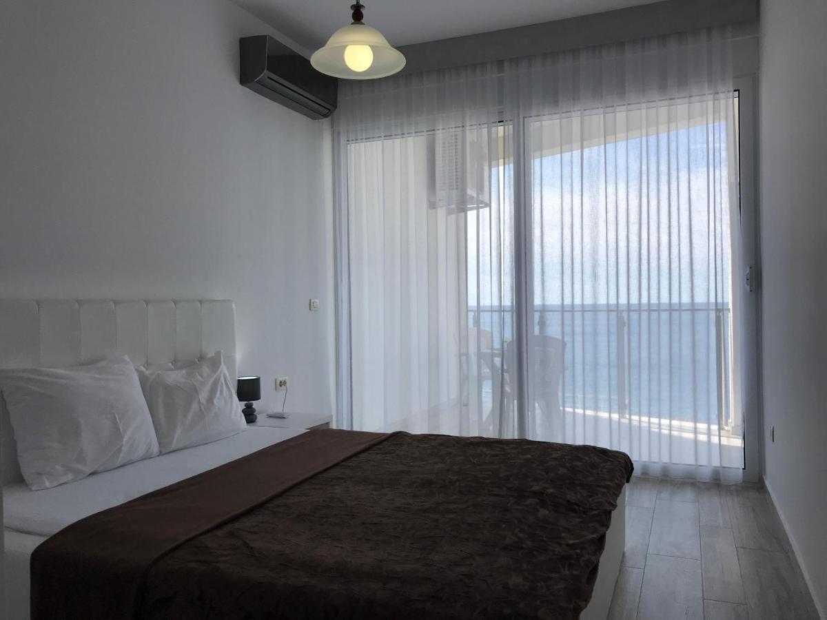 Апартаменты First Line Of The Sea 1 Добра-Вода Экстерьер фото